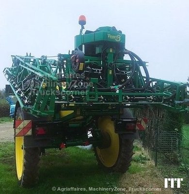 Trailed sprayer John Deere 944i - 1