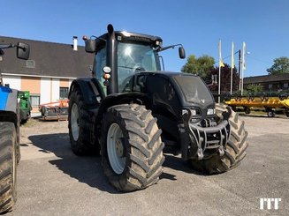 Farm tractor Valtra S293 - 1