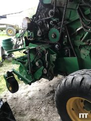 Round baler John Deere V 451 M - 4