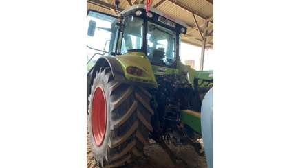 Farm tractor Claas ARION 630 - 12