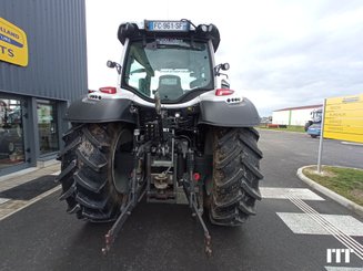 Farm tractor Valtra N124 - 3
