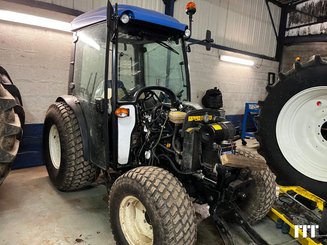 Farm tractor New Holland T3040 - 1