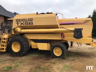 Combine harvester New Holland TX 66 - 1