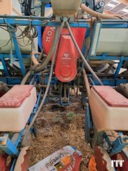 Precision seeder Monosem NG PLUS 4 - 3