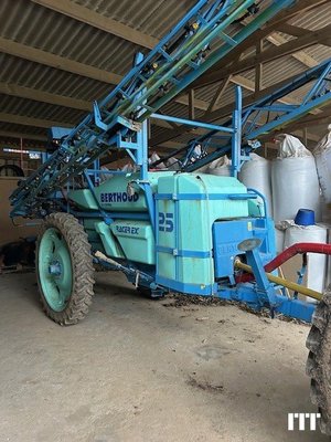 Trailed sprayer Berthoud RACEP DP TRONIC - 1