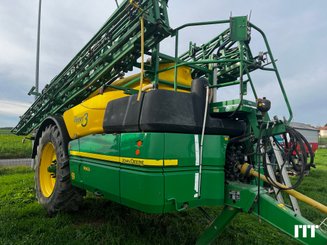 Trailed sprayer John Deere 962l - 1