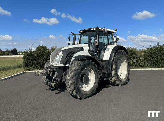 Farm tractor Valtra T213 - 1