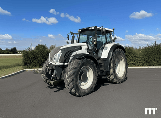 Farm tractor Valtra T213 - 14