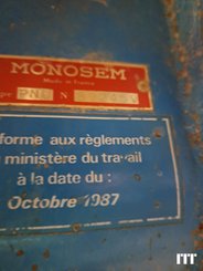 Precision seeder Monosem NG PLUS 4 - 5