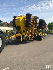 Seed drill BEDNAR OMEGA 6000 FERTI - 1