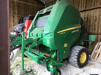 Round baler John Deere V 451 M - 1