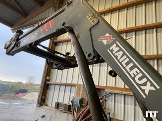 Farm tractor Massey Ferguson 4220 - 3