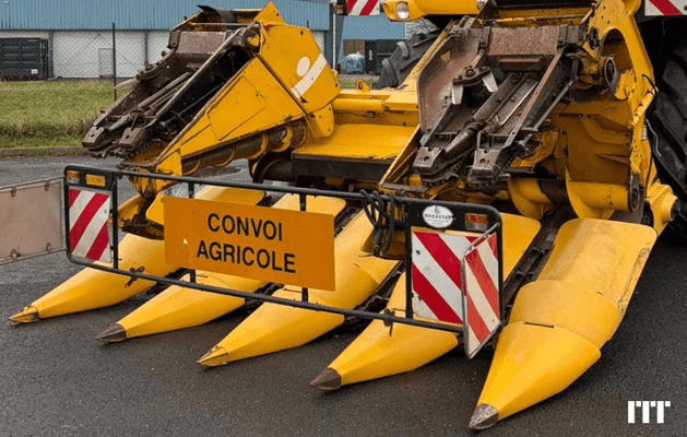 Maize harvester for combine harvester New Holland MF 675W - 1