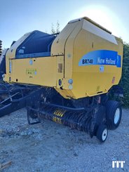 Round baler New Holland BR740A - 2