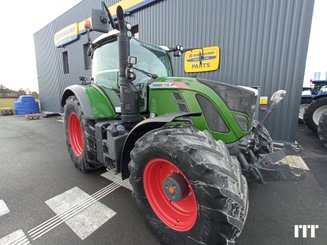 Farm tractor Fendt 716 - 1