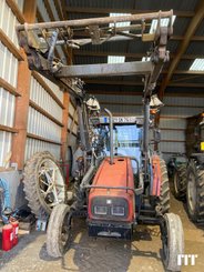 Farm tractor Massey Ferguson 4220 - 1
