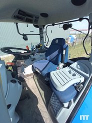 Farm tractor New Holland T7.230 CLASSIC - 6