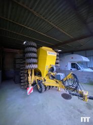 Seed drill BEDNAR OMEGA 6000 FERTI - 11