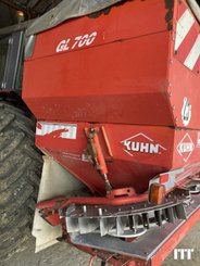 Fertiliser spreader Kuhn AXERA - 1