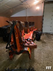 Plough Kuhn VM 122 - 2