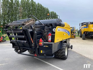 Large square baler New Holland BB9080 - 3