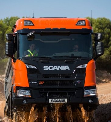 ITT: Marc Marquez y su hermano Alex prueban la nueva gama SCANIA XT