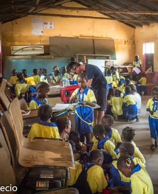 Voluntariado del personal de ITT en Gambia (África)