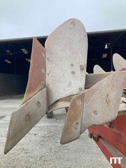 Plough Naud 8 CORPS - 8