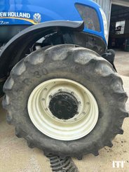 Farm tractor New Holland T7.235 SWII - 6