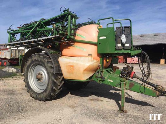Trailed sprayer Amazone UX 3200 - 1
