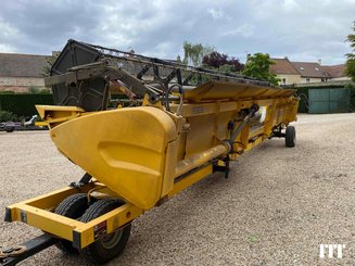 Combine harvester New Holland CR 9090 - 8