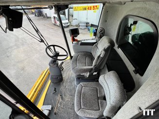 Combine harvester New Holland CX 8090 - 10