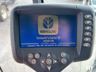 Combine harvester New Holland CX 8090 - 13