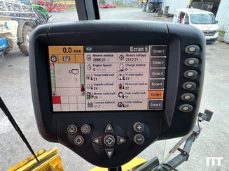 Combine harvester New Holland CX 8090 - 14