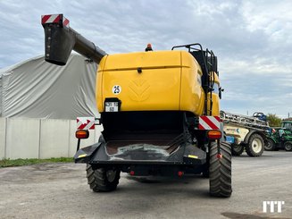 Combine harvester New Holland CX 8090 - 4