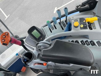 Farm tractor New Holland T7.190 - 12