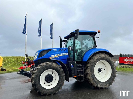 Farm tractor New Holland T7.210 - 1