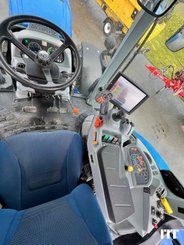 Farm tractor New Holland T7.210 - 6