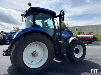 Farm tractor New Holland T7.225 AC - 2