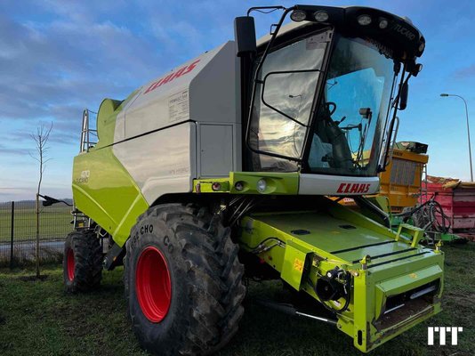 Combine harvester Claas TUCANO 470 - 1