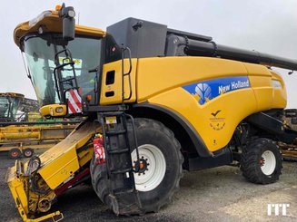 Combine harvester New Holland CX 8070 - 1