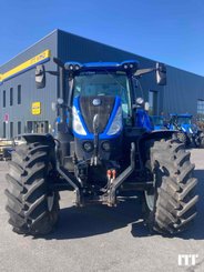 Farm tractor New Holland T7.210 - 1