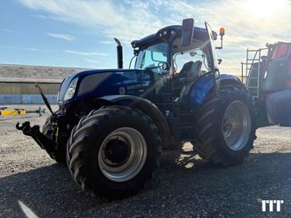 Farm tractor New Holland T7.270 - 1