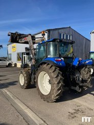 Farm tractor New Holland T5.115 - 1