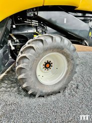 Combine harvester New Holland CX 8.70 - 5