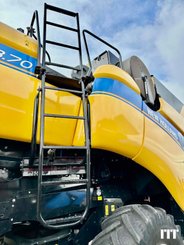 Combine harvester New Holland CX 8.70 - 7