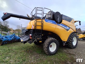 Combine harvester New Holland CR 8.90 - 3