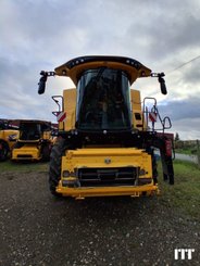 Combine harvester New Holland CR 8.90 - 1