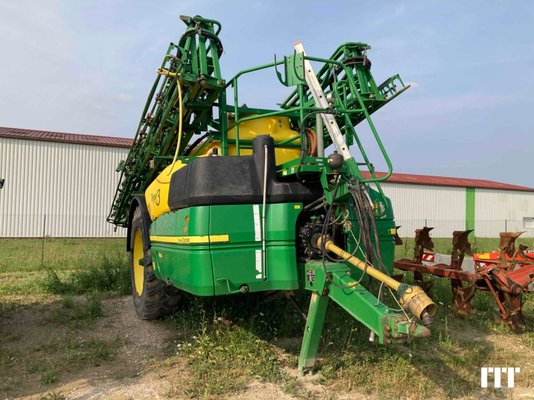 Trailed sprayer John Deere 962l - 1