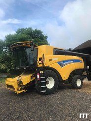 Combine harvester New Holland CX 8.70 - 1